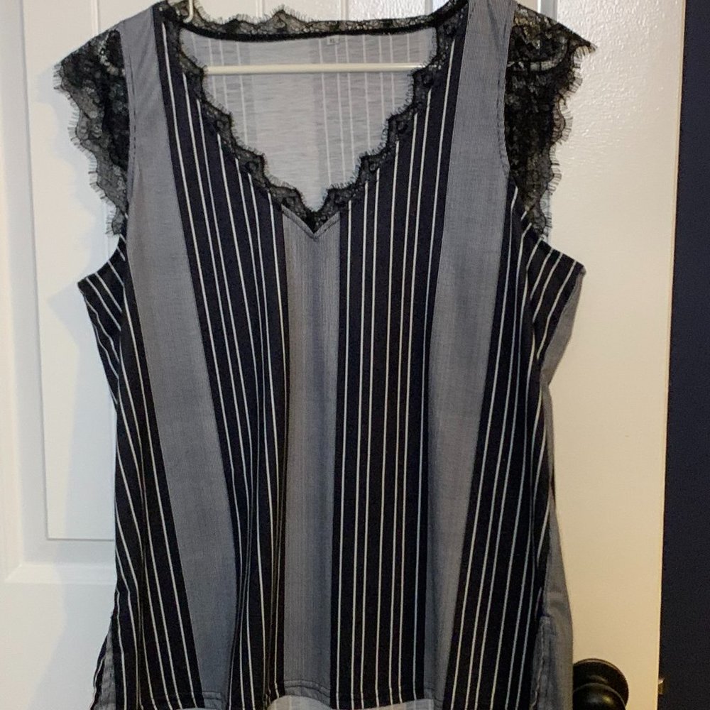 Black & White Striped V-Neck Sleeveless Top w/lace accents on neck and sleeves
